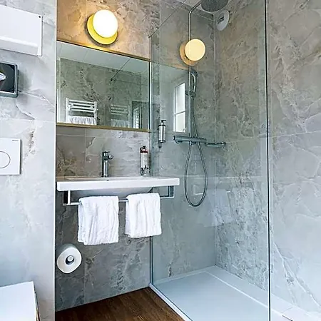 Montcalm Paris