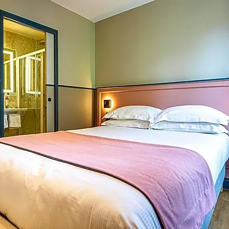 Hotel Montcalm 3*
