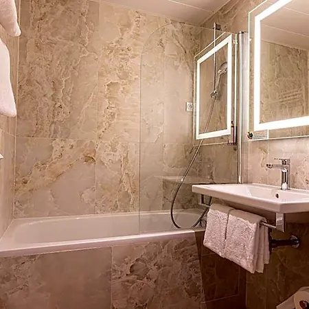 Hotel Montcalm 3*